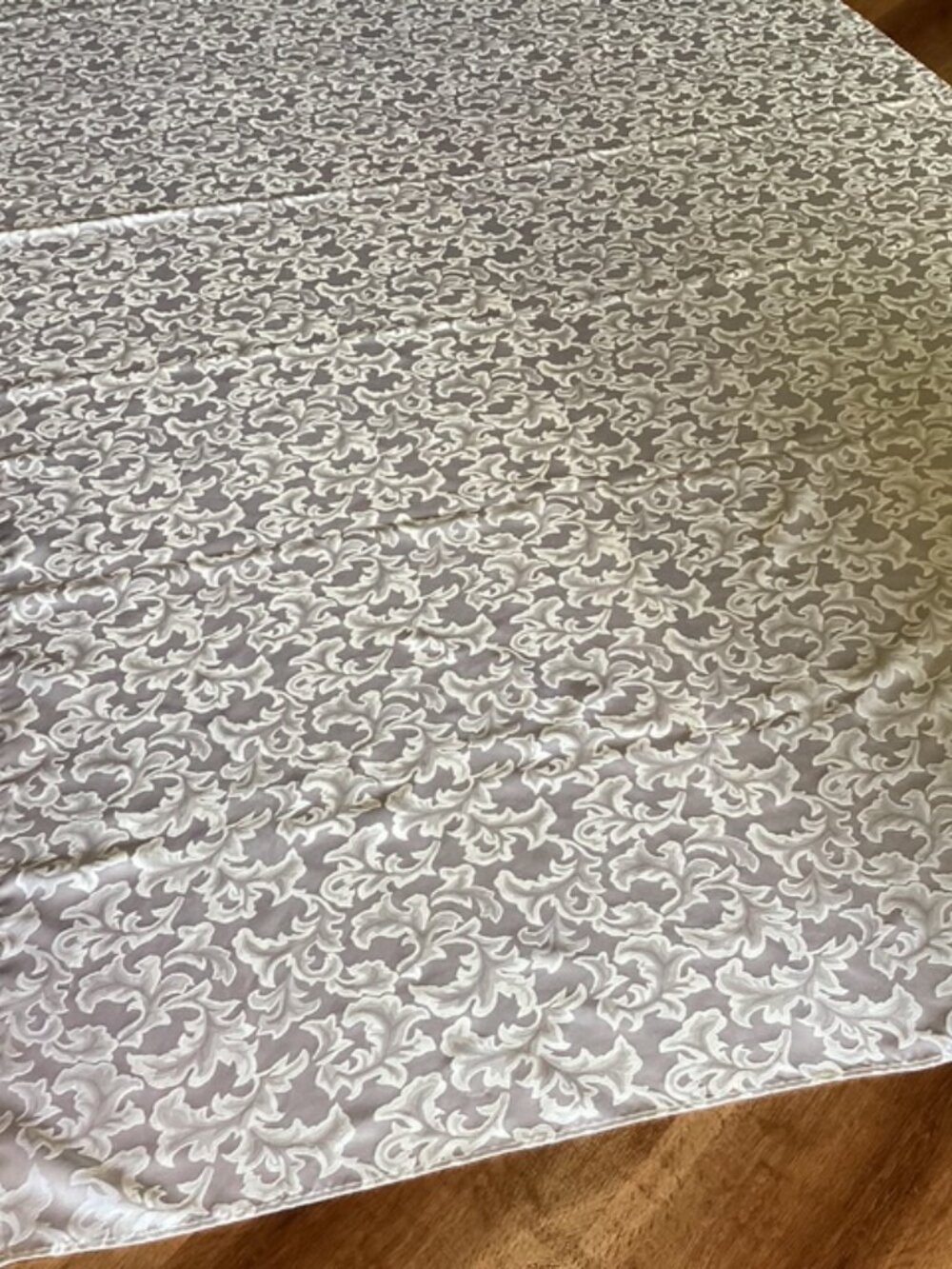 Tablecloth‎ White on Silver Rectangle Raised Scroll Pattern 118" x 58"